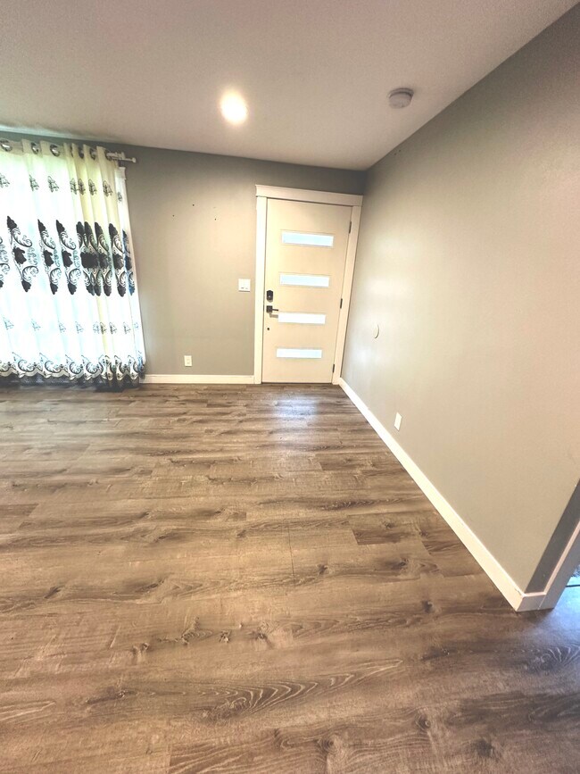 Foto del edificio - 714 N 179th St