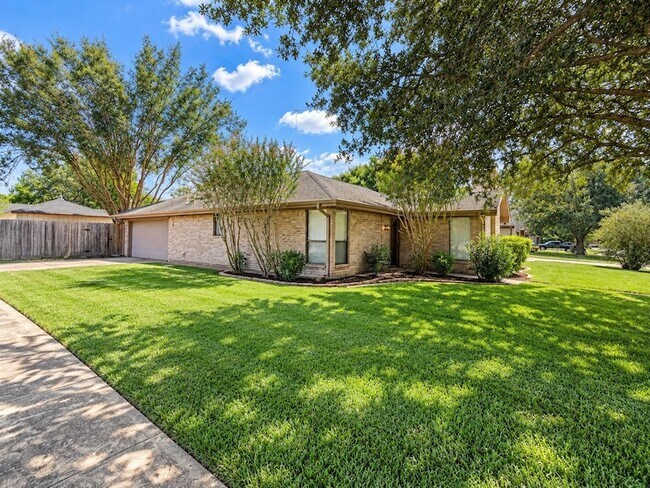 Building Photo - 3103 Southern Hills Dr