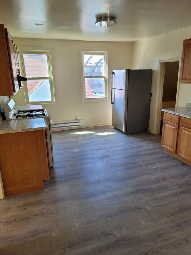 Foto del edificio - 18 E Walnut St