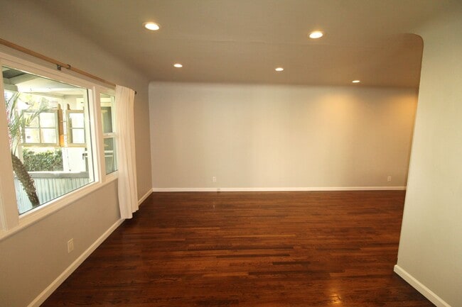 Foto del edificio - Quaint Midtown Ventura Duplex w/Many Upgra...