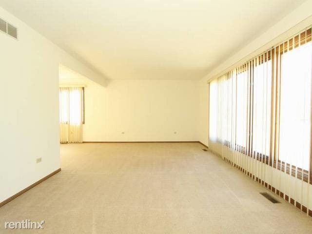 Building Photo - 17389 Highwood Dr