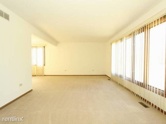 Foto del edificio - 17389 Highwood Dr