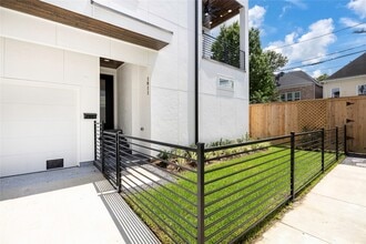 Building Photo - 1911 Lauderdale St