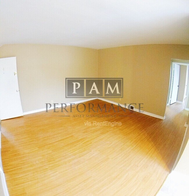 Foto del edificio - W164N9110 Water St