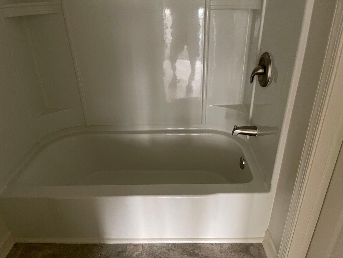 Foto principal - 20B W Bluebell Ln