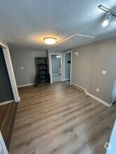 Building Photo - 33 N Sullivan Rd