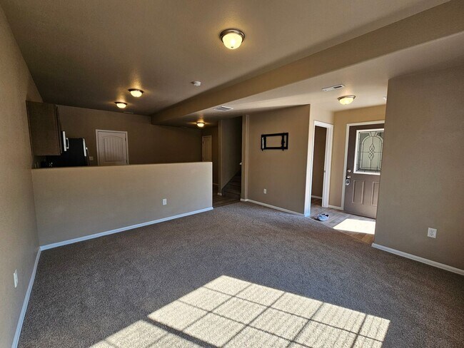Foto del edificio - 3 bed-3 bath Townhome with AC!!!