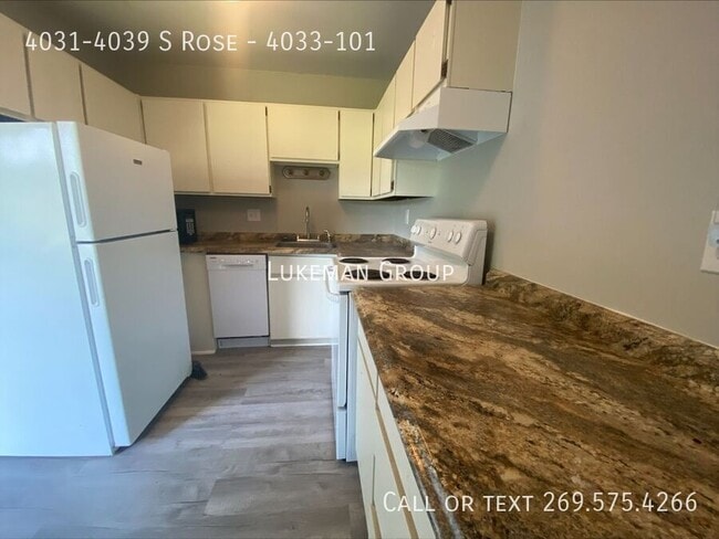 Building Photo - 4031-4039 S Rose-4033-101