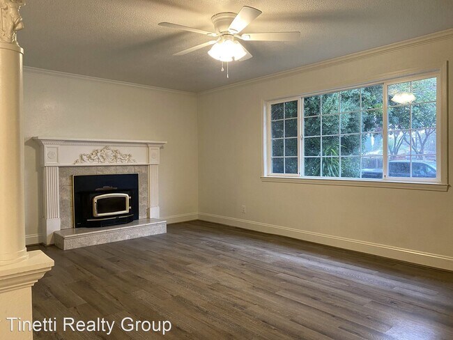 Building Photo - 3 br, 2 bath House - 3228 Shamrock Ave