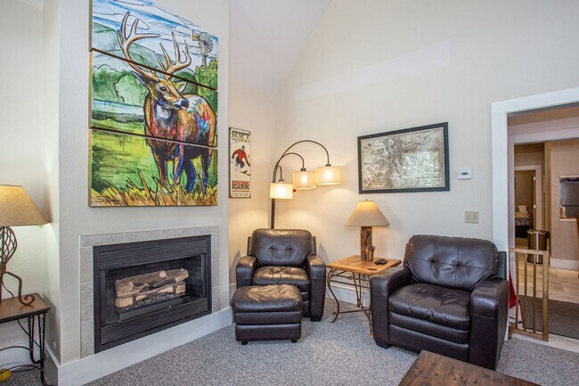 Building Photo - Year lease! Downtown Breck! Walk to town a...