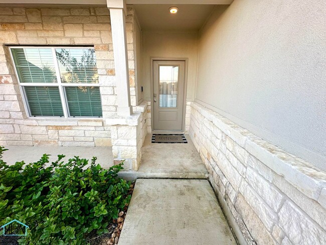 Building Photo - Spacious & Modern 5-Bedroom Rental Home in Riverstone at Westpointe!
