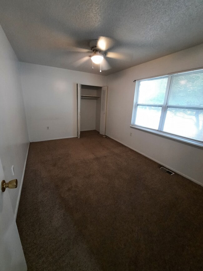 Bedroom - 1310 E North St