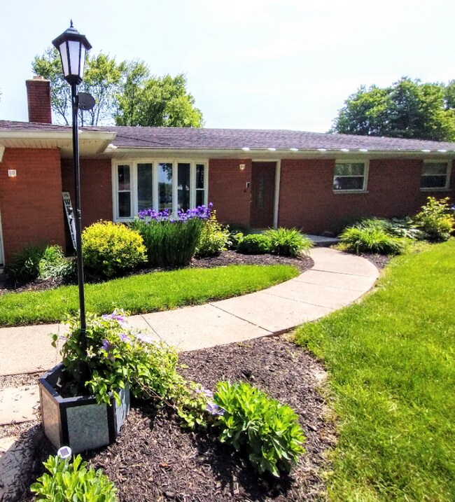 3933 Rockfield Dr Unit 1, Beavercreek, OH 45430 Condo for Rent in