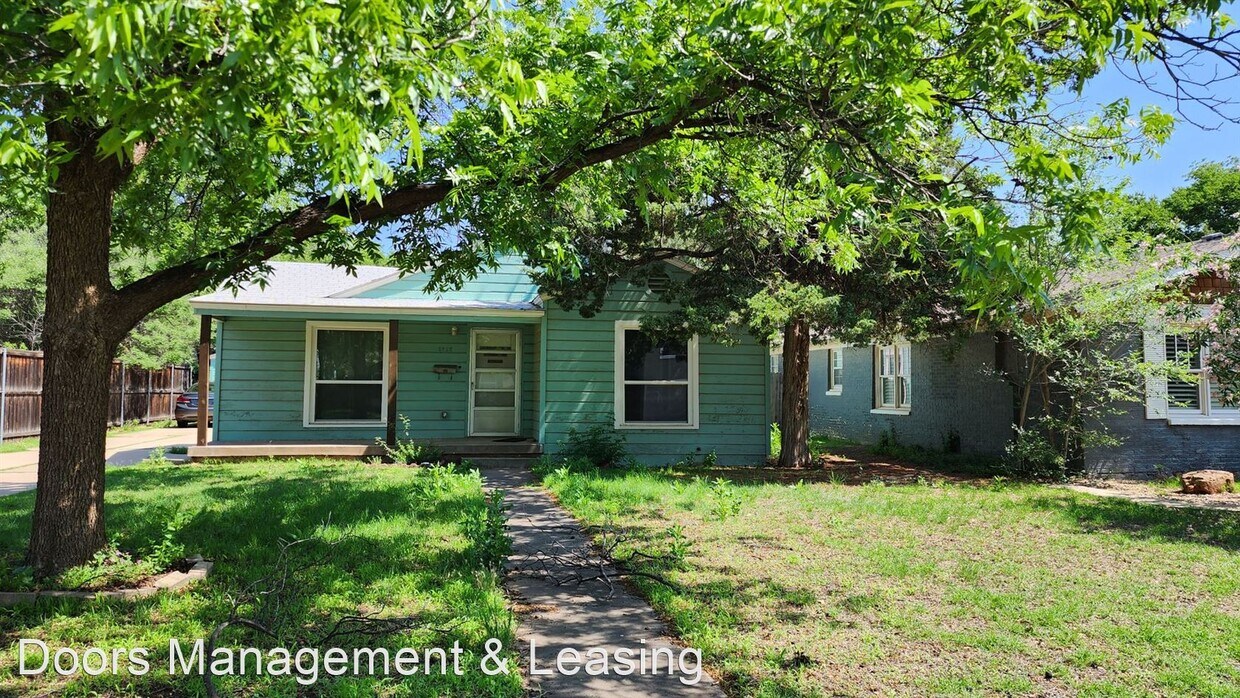 3 br, 1.5 bath House 2826 23rd Street House for Rent in Lubbock, TX