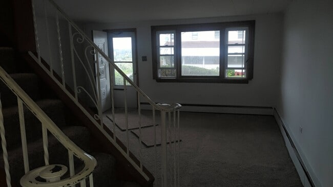 Building Photo - 623 E Northampton St