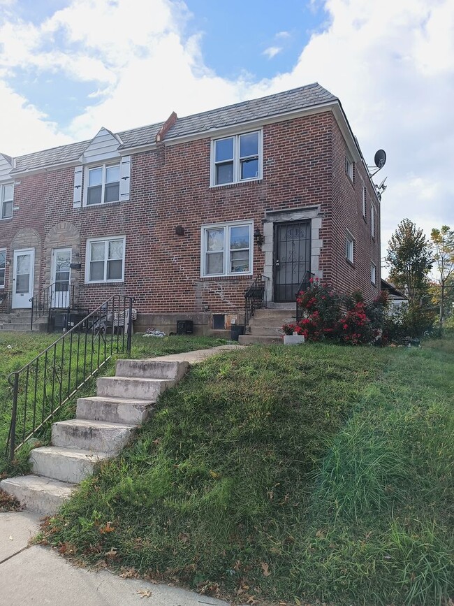 Building Photo - Lovely house for rent on a quiet block
