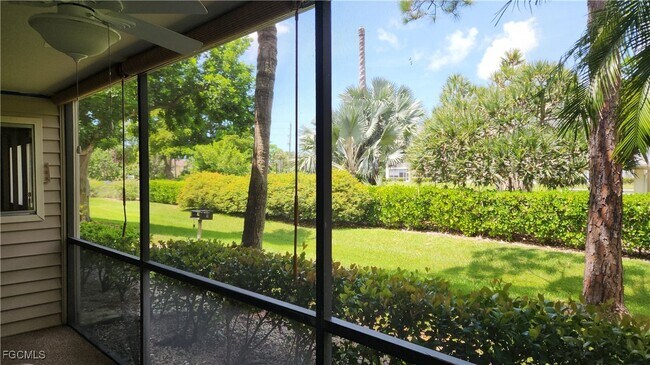 Foto del edificio - 8151 S Woods Cir