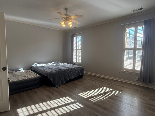 Foto del edificio - 481 Glenogle Ln