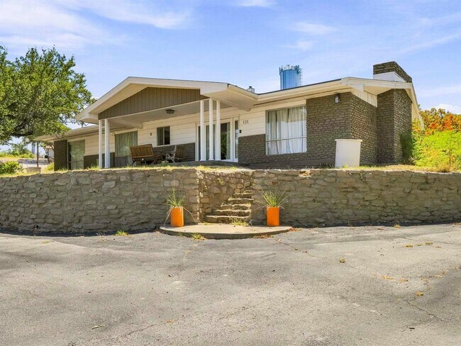 Building Photo - 131 Dukes Dr