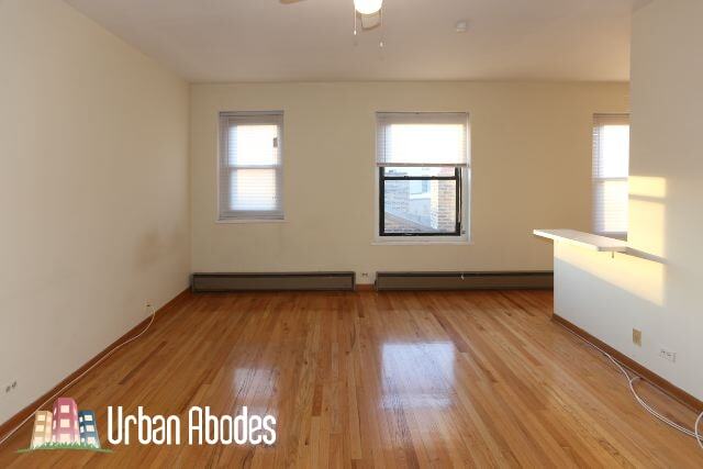 Foto del edificio - 645 W Barry Ave