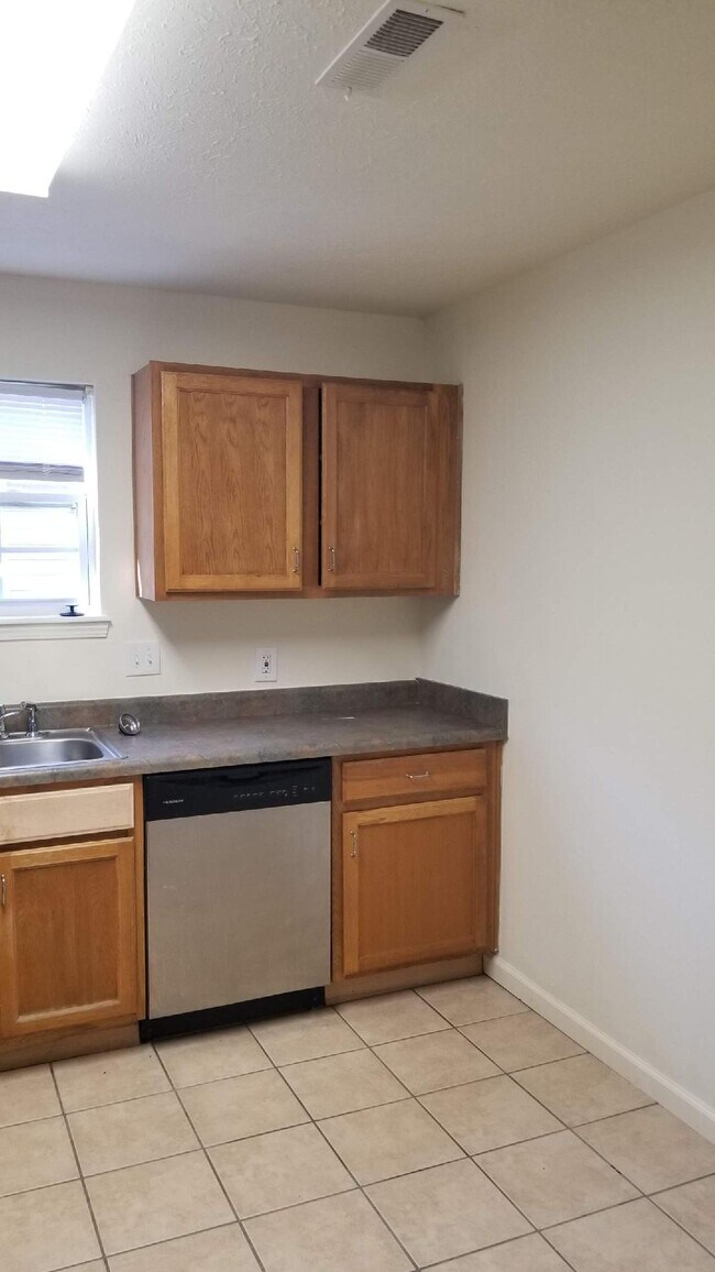 Building Photo - 165 Knowledge Ave