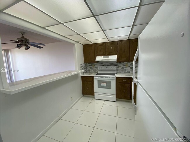 Foto del edificio - 3821 Environ Blvd