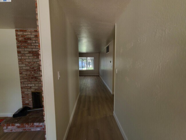 Foto del edificio - 1829 Rosetree Ct