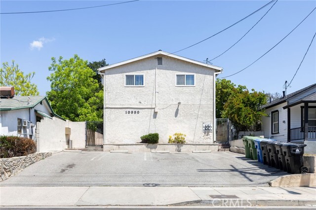 Primary Photo - 10330 Plainview Ave