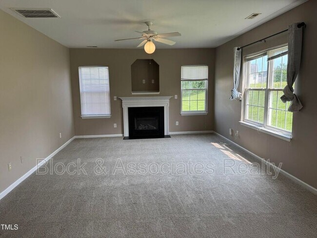 Foto del edificio - 1530 Eva Mae Dr