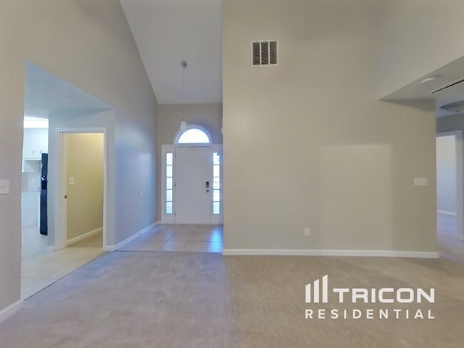 Building Photo - 538 Grove Pointe Ct