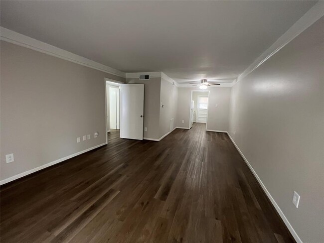 Foto del edificio - 500 Willow Dr