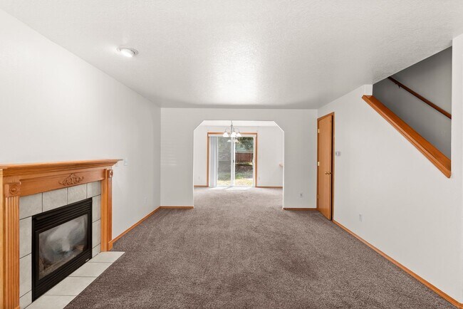 Building Photo - Woodstock 3 Bedroom Single Family Home
