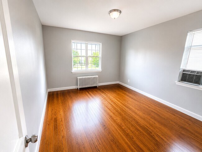 Foto del edificio - 4345 Matson Ave