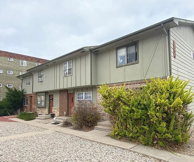 Building Photo - 1303 Nickel Dr