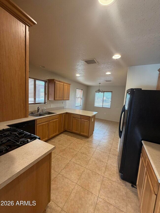 Foto del edificio - 4662 Redwood St