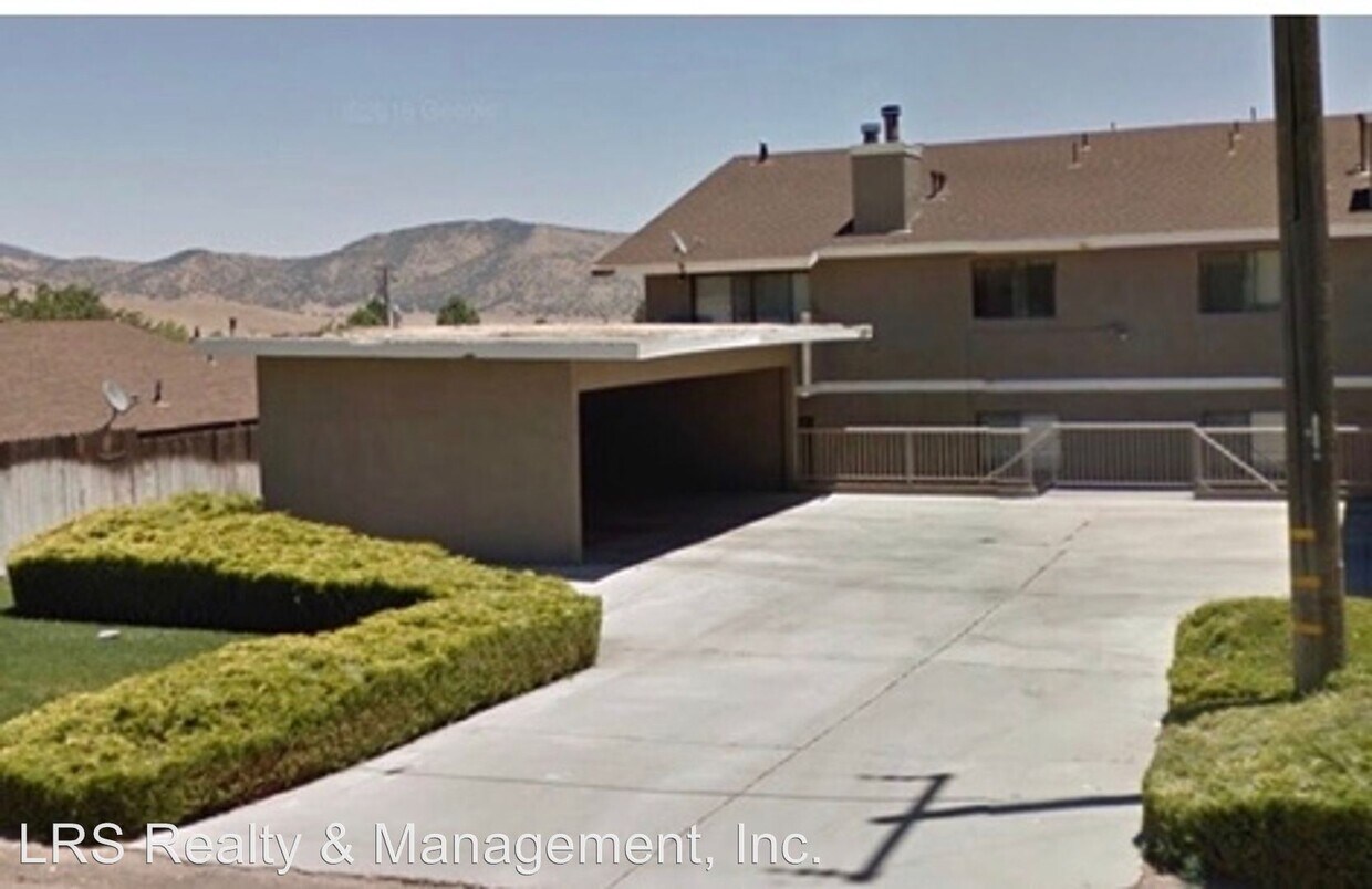Foto principal - 21100 Santa Maria Dr