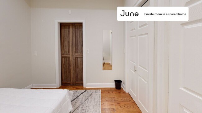 Foto del edificio - Room in Shared 3 bed/1.5 bath home
