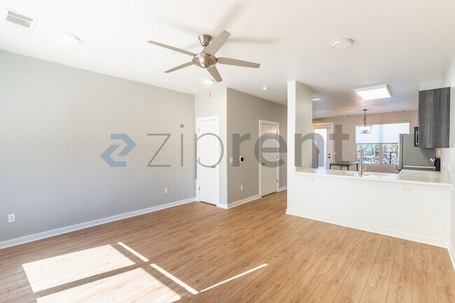 Foto del edificio - 7805 Cooper Ln