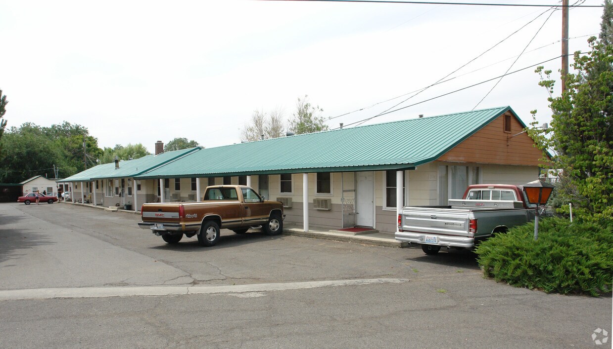 Primary Photo - 3004 Fruitvale Blvd
