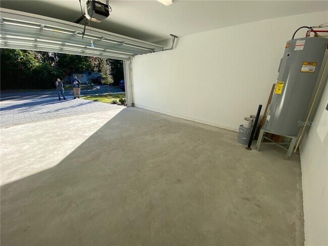 Building Photo - 1555 N Orange St