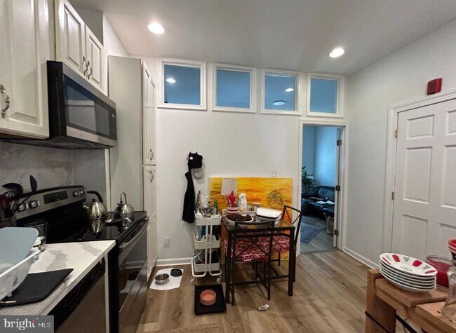 Foto del edificio - 2129 Spring Garden St