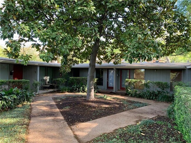 Building Photo - 1714 Summit View Pl