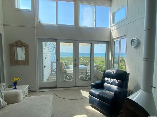 Building Photo - 539 Dune Rd