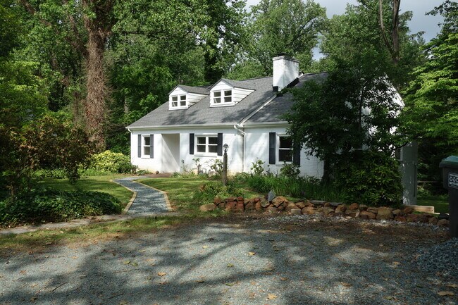 Foto del edificio - 116 Howard Dr