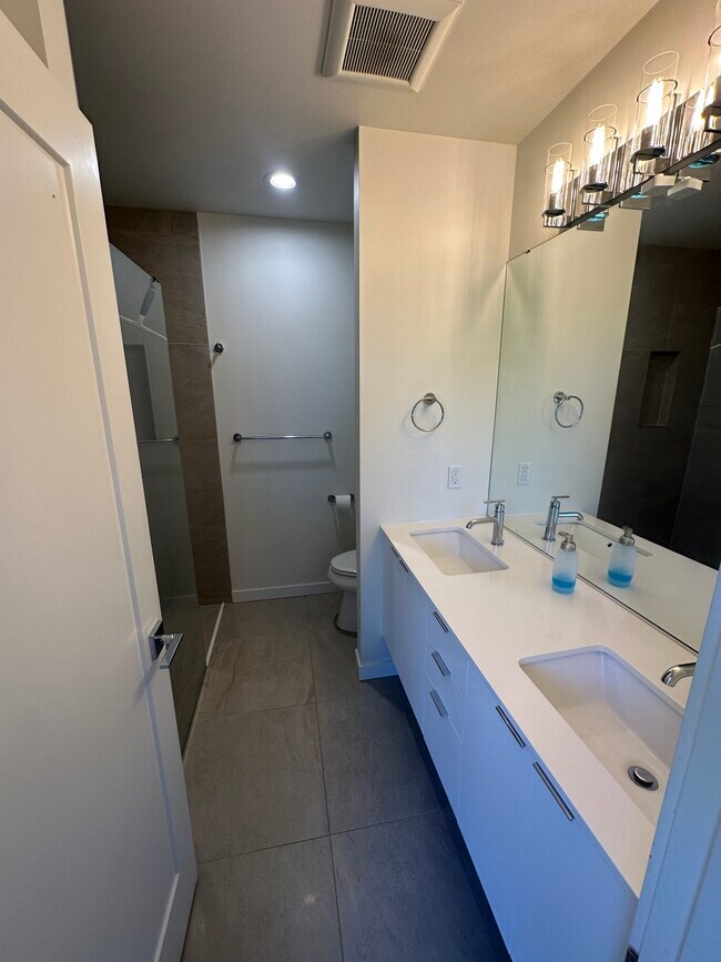 Foto del edificio - Capitol Hill Townhome