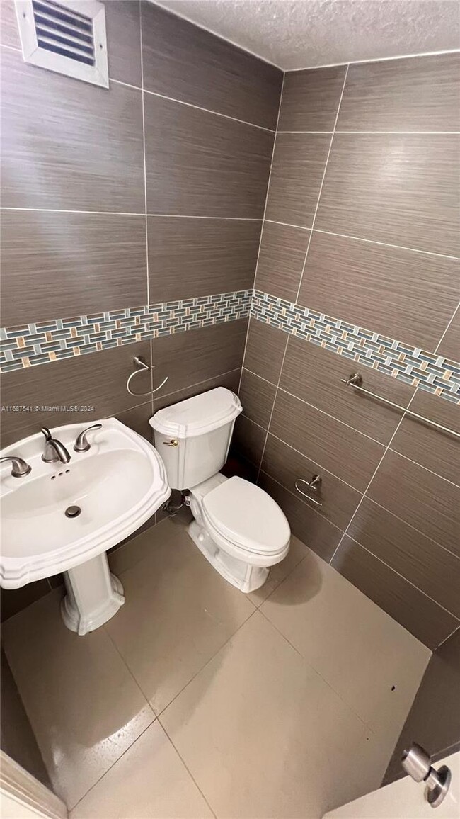 Foto del edificio - 1 bedroom in Hallandale FL 33009