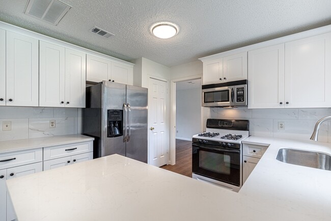 Building Photo - 1026 Cheyenne Meadows Dr