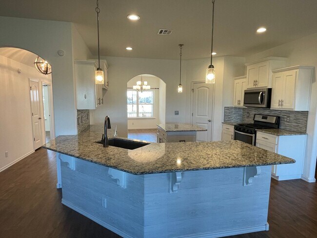 Foto del edificio - Spectacular 4 bedroom, 2 bath home in Owasso