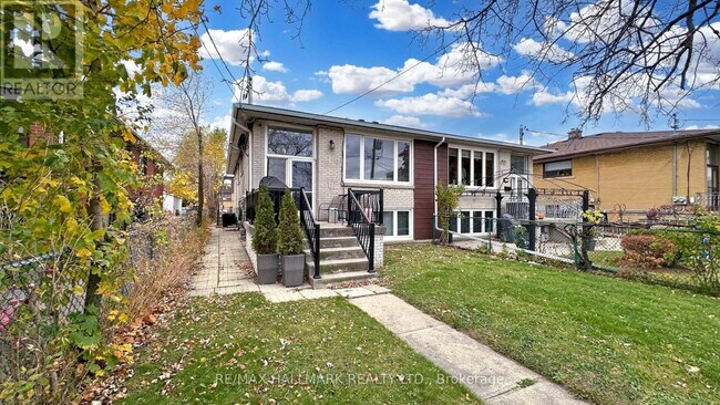 Photo du bâtiment - 3572 Dufferin St