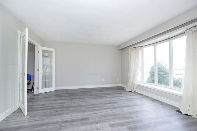 Photo du bâtiment - 1165 Ridgecrest Ave